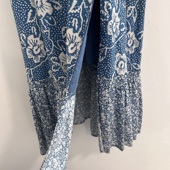 PAIGE brand midi dress with flutter sleeve tie waist & slit - Picture 8 of 9